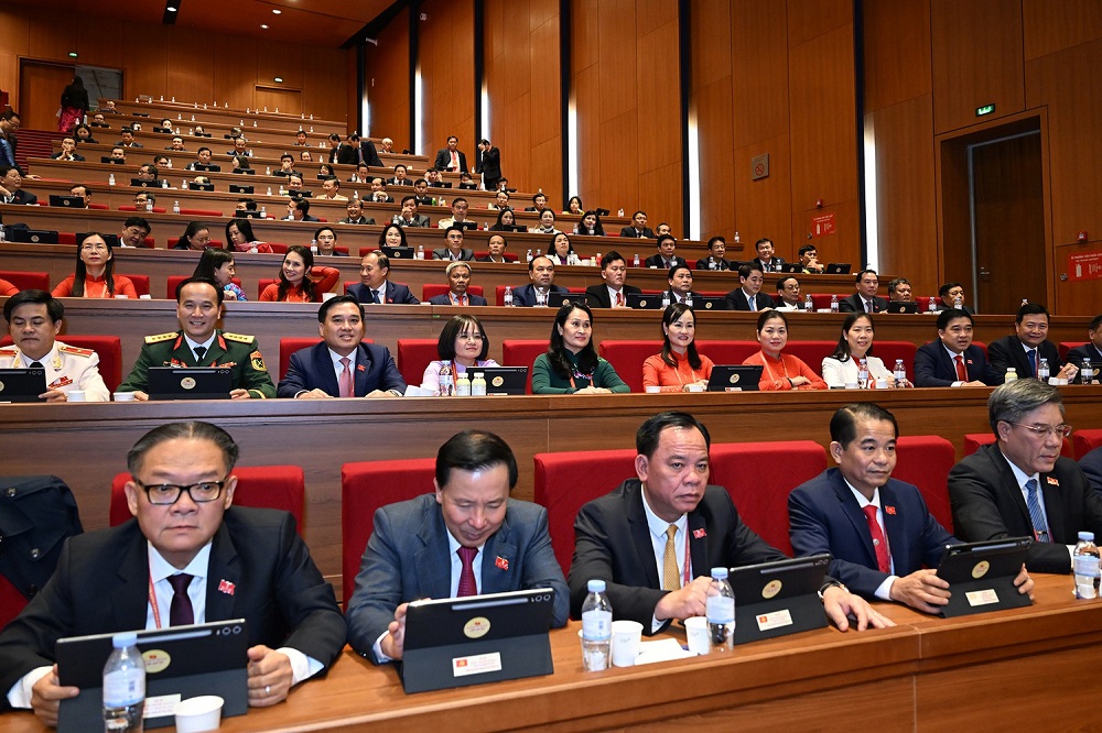 Các đại biểu đoàn Đồng Nai tại phiên thảo luận ở hội trường về các Văn kiện Đại hội.